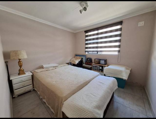 6 BEDROOM HOUSE FOR SALE IN LINMEYER